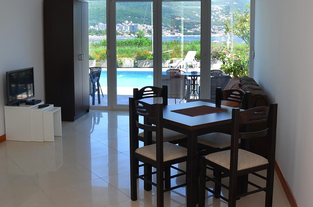הרצג-נובי Apartments Riverside חדר תמונה