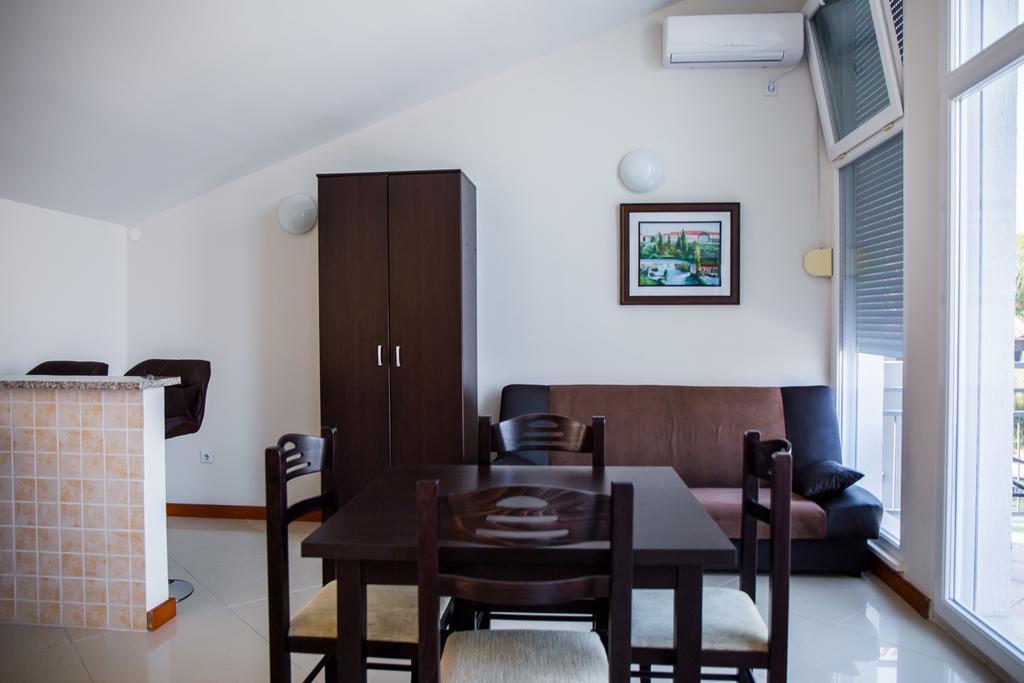 הרצג-נובי Apartments Riverside מראה חיצוני תמונה