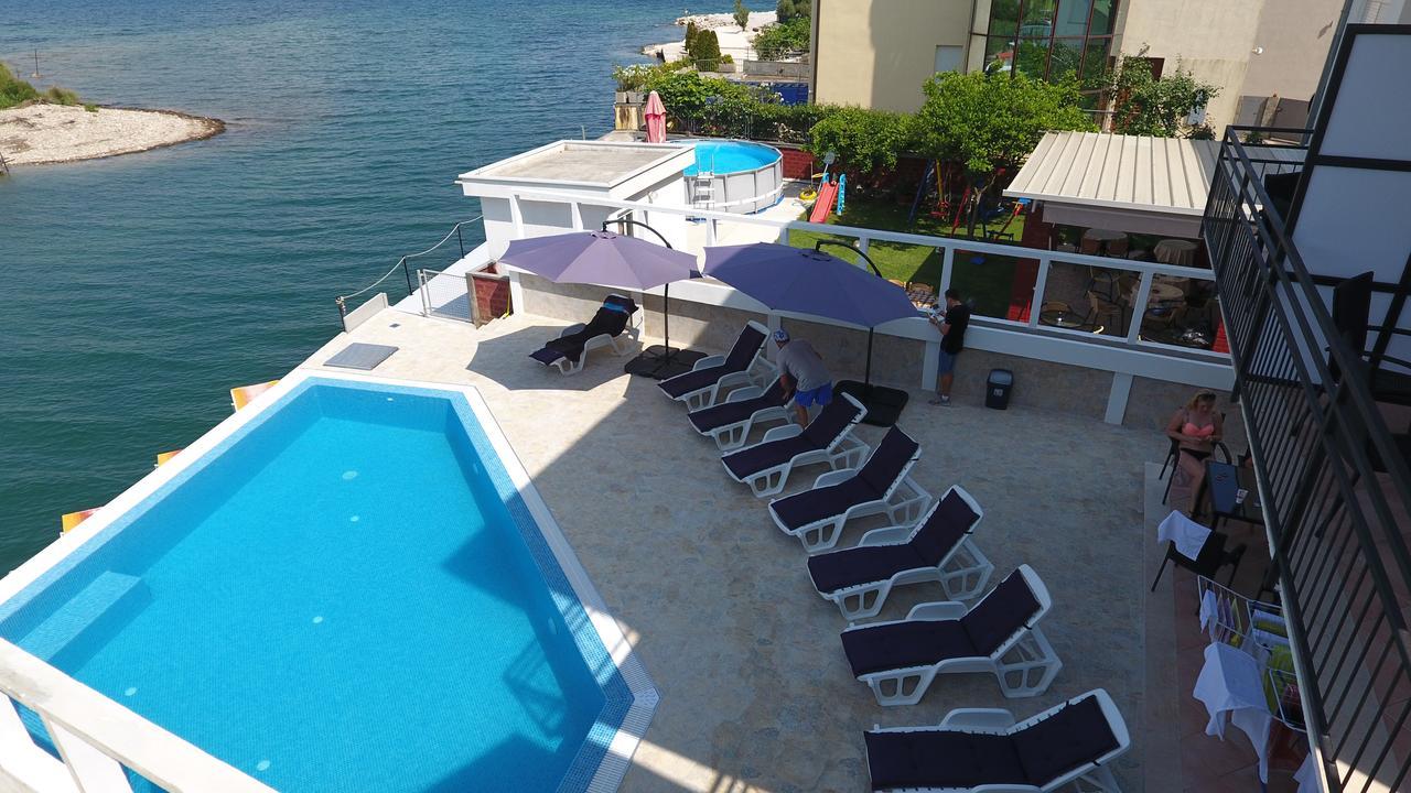 הרצג-נובי Apartments Riverside מראה חיצוני תמונה